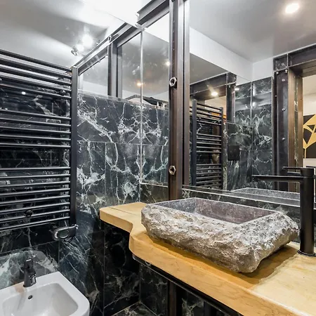 Aetius 12 Relais 4*