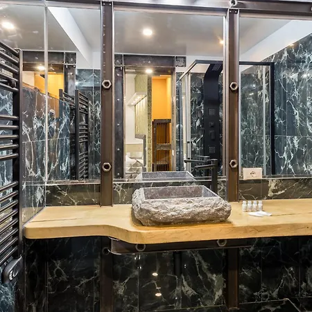 Aetius 12 Relais 4*