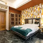 Aetius 12 Relais 4*